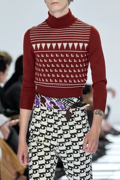 Look 125